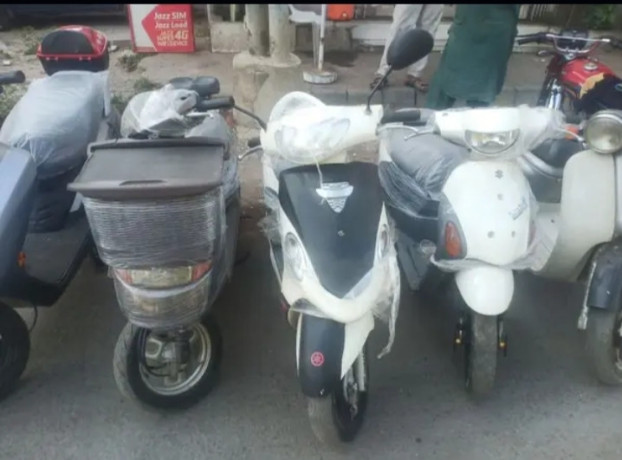 honda-49cc-girls-scooty-on-installments-japense-refurb-for-sale-big-0