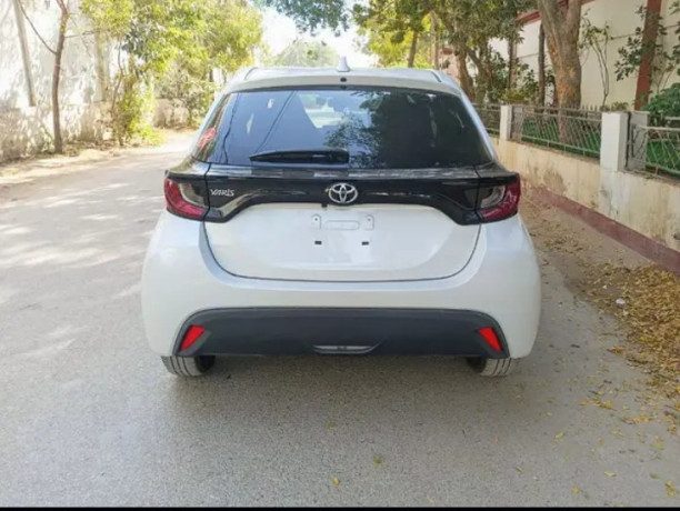 toyota-yaris-2022-x-push-45-grade-only-20000-km-big-2